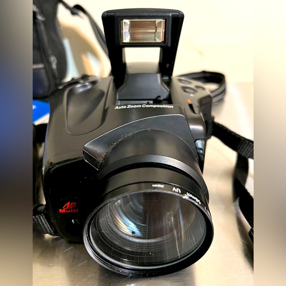 Chinon Genesis III Macro Zoom Lens 38-110mm Automatic Point Shoot Film Camera - Picture 2 of 15